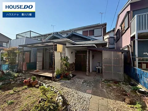 【Good living environment! 8 minutes on foot to the supermarket♪】◇ All rooms over 6 tatami mats◇ With garden◇ Parking for 2 cars