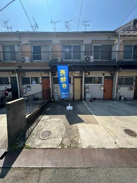 Higashi-Osaka City, Wakae Minami-cho 4-chome (Wakae Iwata Station) 2-story building 3DK