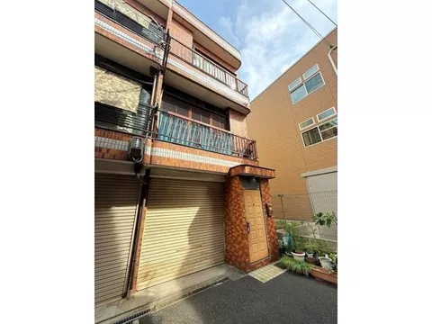 Abundant number of rooms! Realize a spacious lifestyle ♪ A home equipped with a convenient dirt floor space