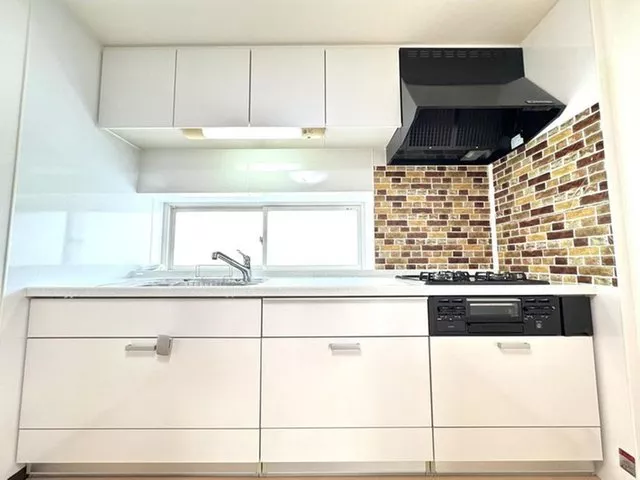 This property underwent a full interior and exterior renovation in 2014! Interior: interior (floor, wall, ceiling)