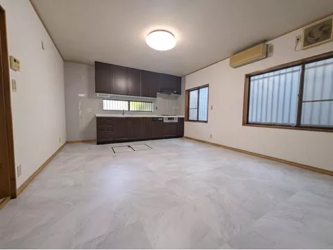 Currently holding on-site viewing events!! Since it is a vacant house, immediate viewing is possible◎