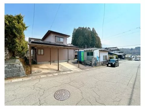 Interior Renovation Planned / Water Facilities Replaced / Parking for 3 Cars Available / Quiet Residential Area / Carport Included (2)