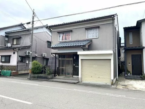 Terute 3-chome, Fukui City (Fukudai-mae Nishi-Fukui Station), 2-story building, 5DK