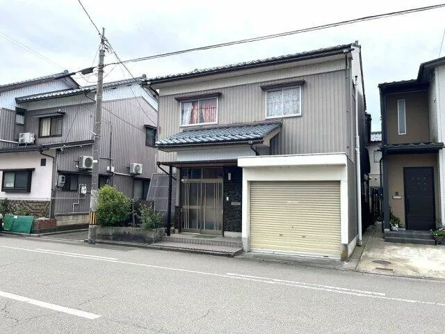 Terute 3-chome, Fukui City (Fukudai-mae Nishi-Fukui Station), 2-story building, 5DK