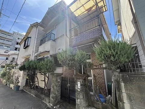 Used single-family home, Matsubara City, Amami Gado 5-chome
