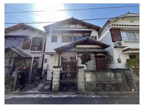 / 7-minute walk from Yamato Koizumi Station / Convenient location for daily life