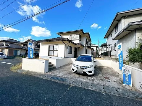 Used single-family home Kurayoshi City Nijigaoka Town Detached house
