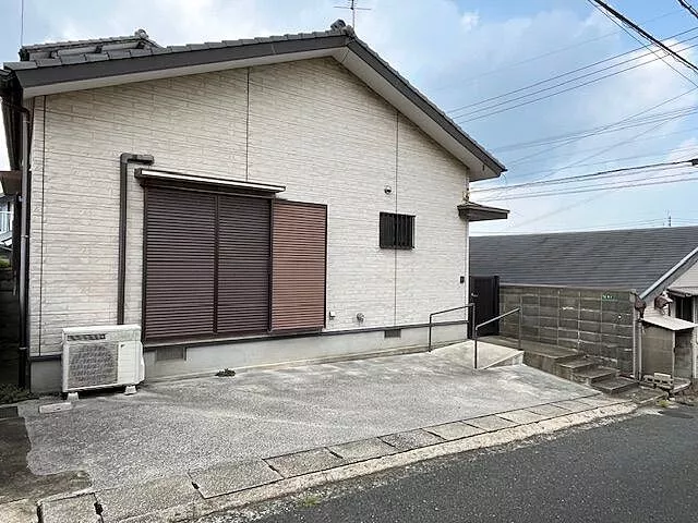 Used single-family home Hayama 1-chome house