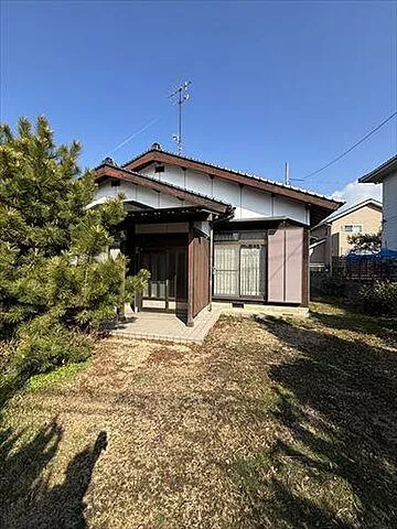 Used single-family home, 14-minute walk from JR Ube Line Ube Misaki Station