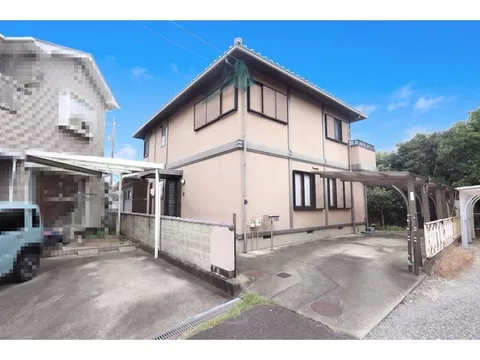 ■ Spacious 6DK + S ■ All rooms are over 6 tatami mats ■ Shopping facilities within a 15-minute walk