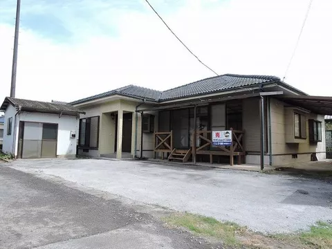 Used house in Kobayashi City, Tsutsumi (Sanbonmatsu)! Good condition interior! Quiet residential area close to junior high school!