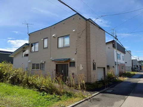 Yubari-gun Kuriyama-cho Chuo 4-chome (Kuriyama Station) 2-story 5LDK