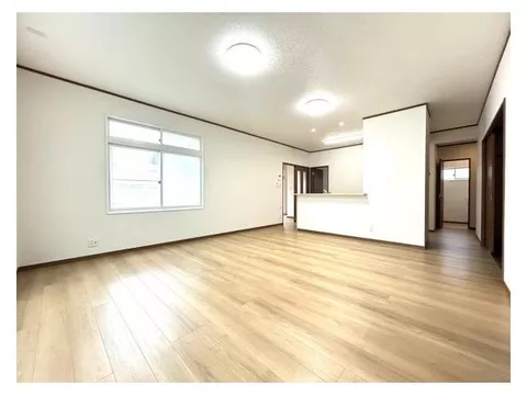 【Open House】Interior renovation completed / Roof and exterior walls painted in spring / New seismic standards compliant / Water area replacement