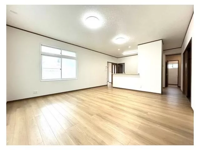 【Open House】Interior renovation completed / Roof and exterior walls painted in spring / New seismic standards compliant / Water area replacement