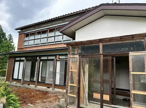 Nagaoka City, Oguni Town, Chiyazawa (Tsukayama Station) 2-story building 5DK