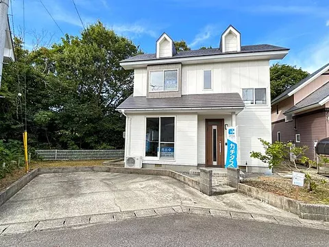 Used single-family home in Yurikonsyo City, Yakushido, Kamihara