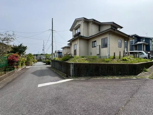 ◆Sunny corner lot on a high ground◆With a garden◆