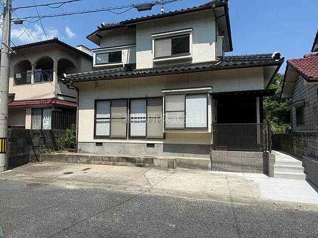 Used single-family home in Hikonshima Deshimachi Higashimachi