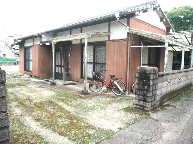 1 Sawazu-cho, Niihama-city (Niihama Sta.) Single-storied building, 3DK

1,000,000 yen