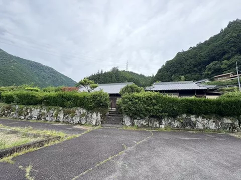 Yoshino-gun, Shimokitayama-mura, Oaza Teragaichi, single-story building, 8DK - Image 1