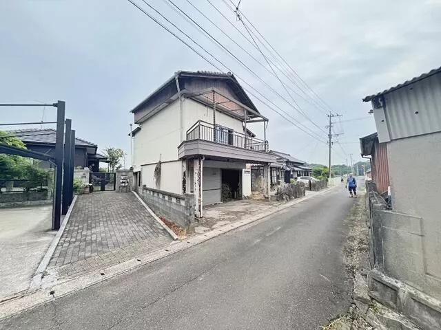 Chikujo-gun Chikujo Town Oaza Takatsuka (Shida Station) Single-story building 10K