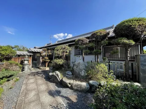 Niihama City, Kitauchi Town 2-chome (Niihama Station) Single-story building 7DK