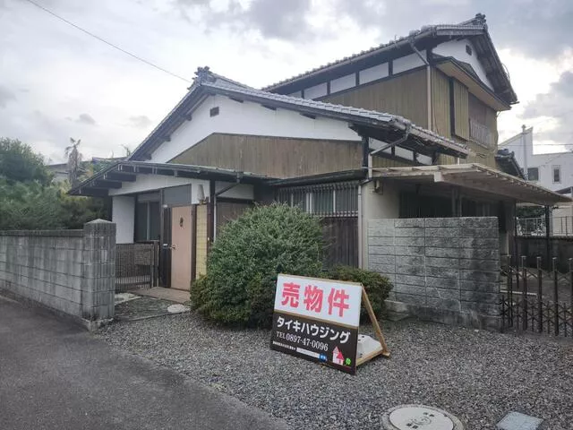 Saijo-city Enkaiji (Mibugawa Sta.) 2F 6DK

5.8 million yen