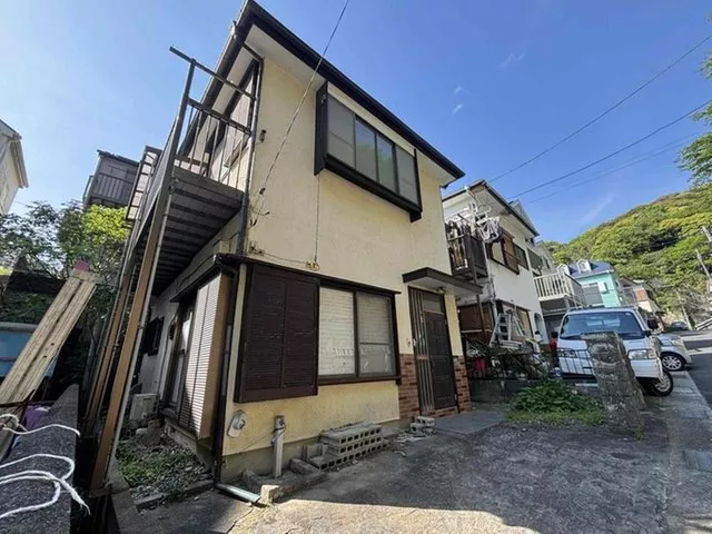 A quiet environment with little traffic and abundant greenery♪ Close to the Kinugasa Interchange