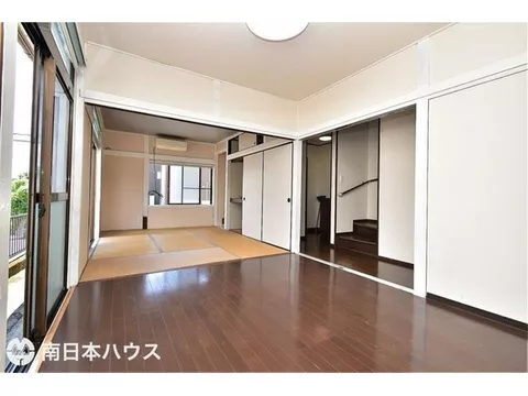 ◆5-minute walk to Nango/Shobutani Entrance bus stop◆Southeast corner lot◆3LDK, interior condition good - Image 3