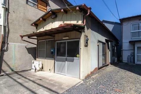 Ashikaga City, Isecho 2-chome (Ashikaga Station) Single-story building 2K