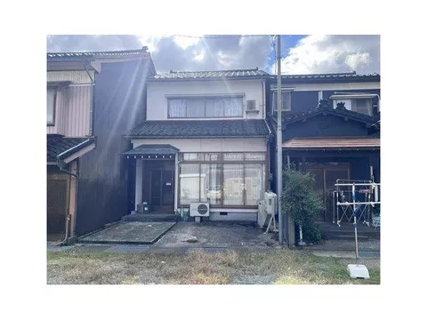 Kizu (Takaoka Yabunami Station) 3.8 million yen