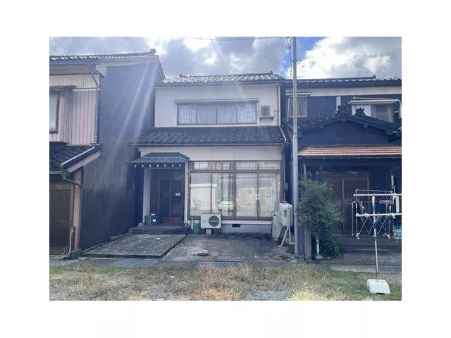 Kizu (Takaoka Yabunami Station) 3.8 million yen