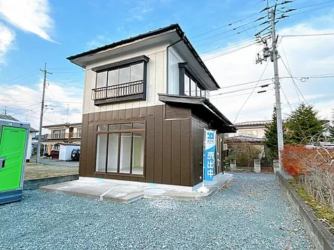 Used single-family home in Oshu City, Mizusawa Mashiro, Kumano-do
