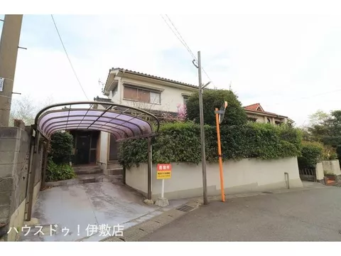 [South-facing with good sunlight] [Monthly payments starting from 17,000 yen] [With wooden deck]