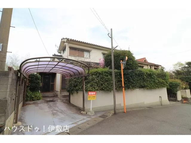 [South-facing with good sunlight] [Monthly payments starting from 17,000 yen] [With wooden deck]