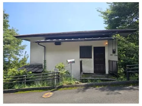 Akazawa 800,000 yen