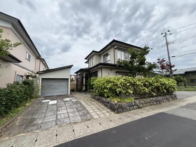 Akita City, Toyoiwa Ishidazaka, Kujuuta (Shinya Station) 2-story 4LDK