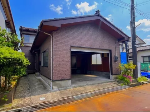 【With an inner garage!】 A prime location within walking distance to supermarkets!!