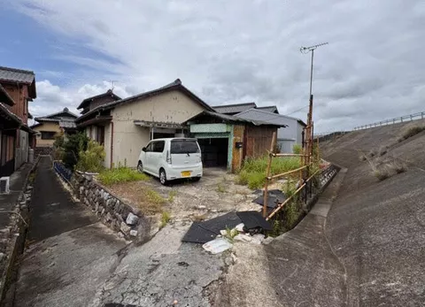 Mie County, Kawagoe Town, Oaza Kamesu Shinden (Ise Asahi Station) Single-story building 2DK