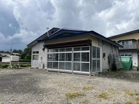 Kita- Akita City, Bozawa Aza Omukata (Jomon Ogata station) Single-story building, 3DK

1.5 million yen