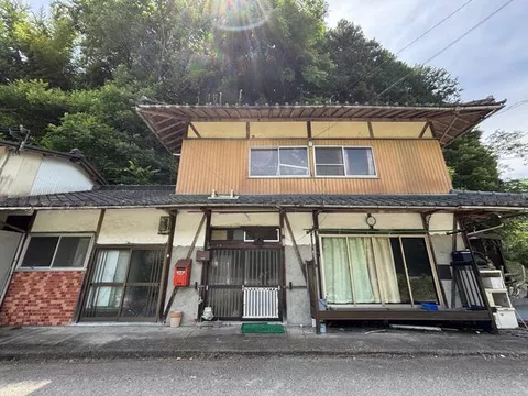 Nakatomobuchi, Kinokawa-shi, Tokyo 2F 5LDK

1.5 million yen
