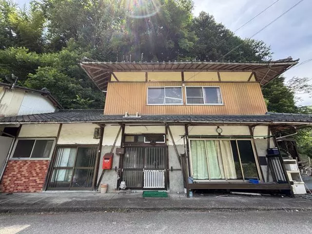 Nakatomobuchi, Kinokawa-shi, Tokyo 2F 5LDK

1.5 million yen