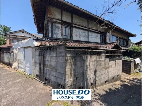 [Ono Town, Tokoname City] 6 minutes on foot from the station & 4 million yen! A 6L DK used house with plenty of rooms
