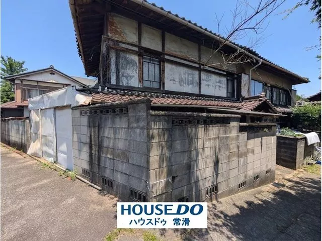 [Ono Town, Tokoname City] 6 minutes on foot from the station & 4 million yen! A 6L DK used house with plenty of rooms