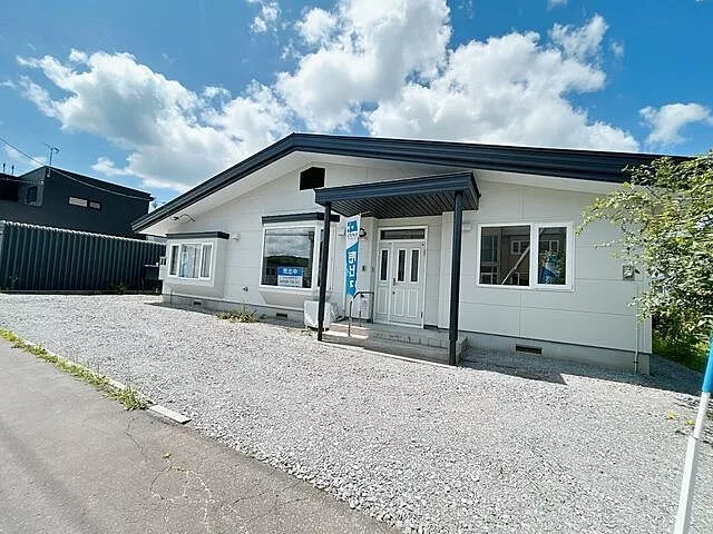 Used single-family home in Asahikawa City, Chuwa 8-jo 6-chome