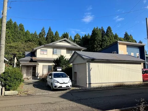 Odate City, Higashidai 4-chome (Higashi-Odate Station) 2-story building 4LDK