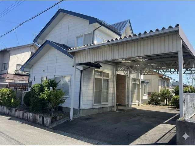 Carport for 3 cars possible (vehicle type confirmation required), storage shed