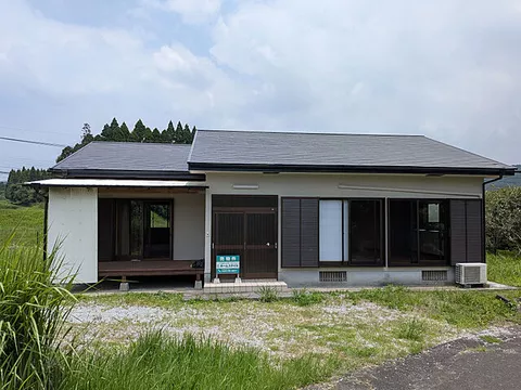 Used single-family home, 34 minutes on foot from Hyuga-Ootsuka Station on the JR Nippō Line