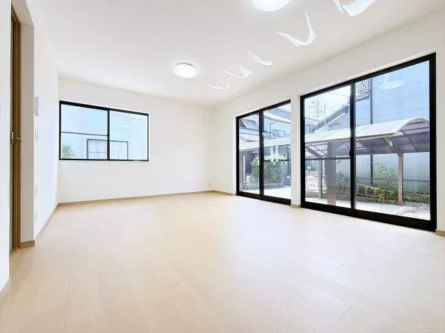 ◇Renovation of interior and exterior completed in June of Reiwa 8◇2 parking spaces available◇South-facing with good sunlight