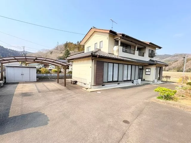■ A 5SLDK house with a spacious area of 149 tsubo that is appealing.